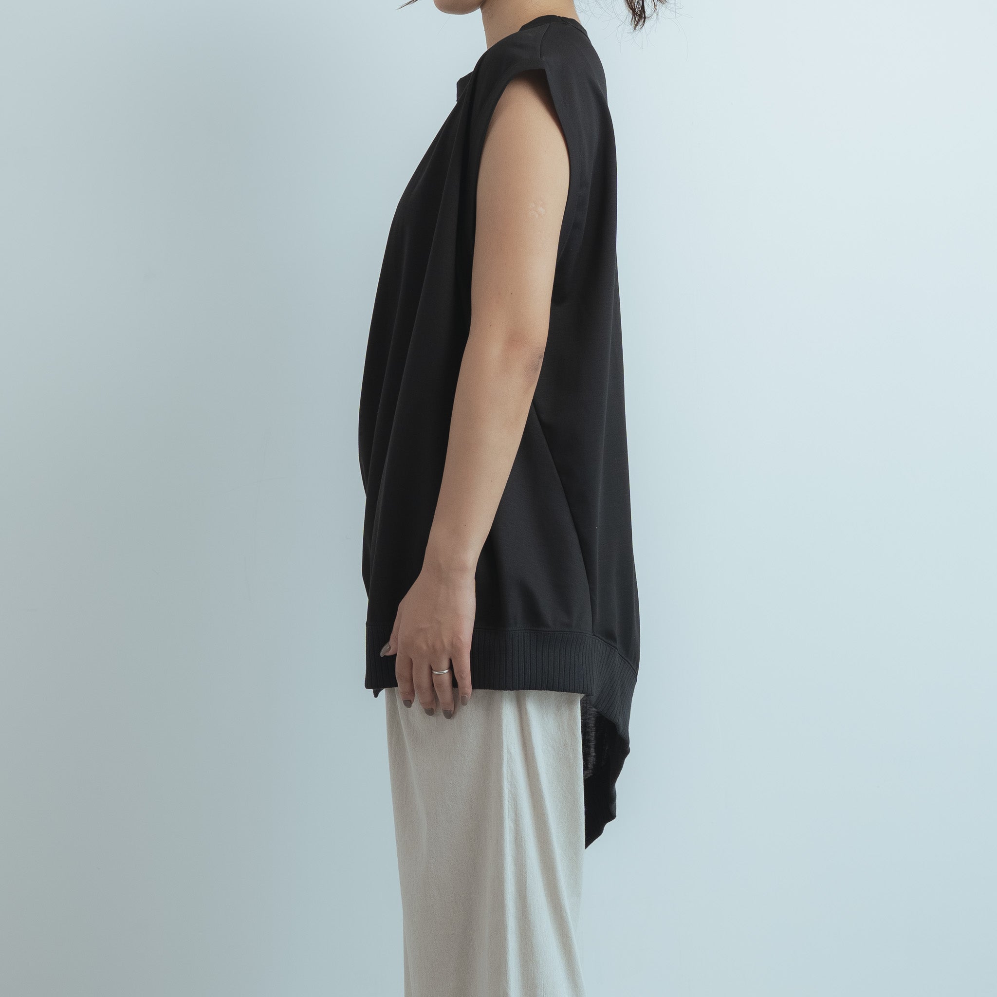 Asymmetry tank– NaNo Art official shop