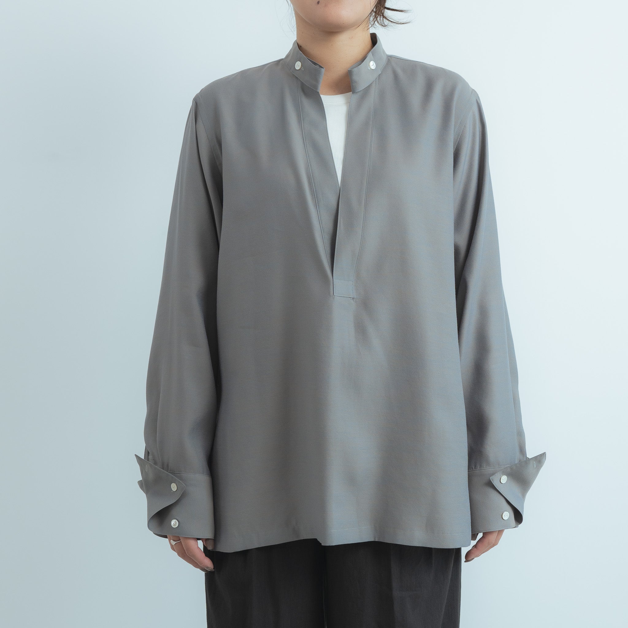 Refrain stand collar pullover– NaNo Art official shop