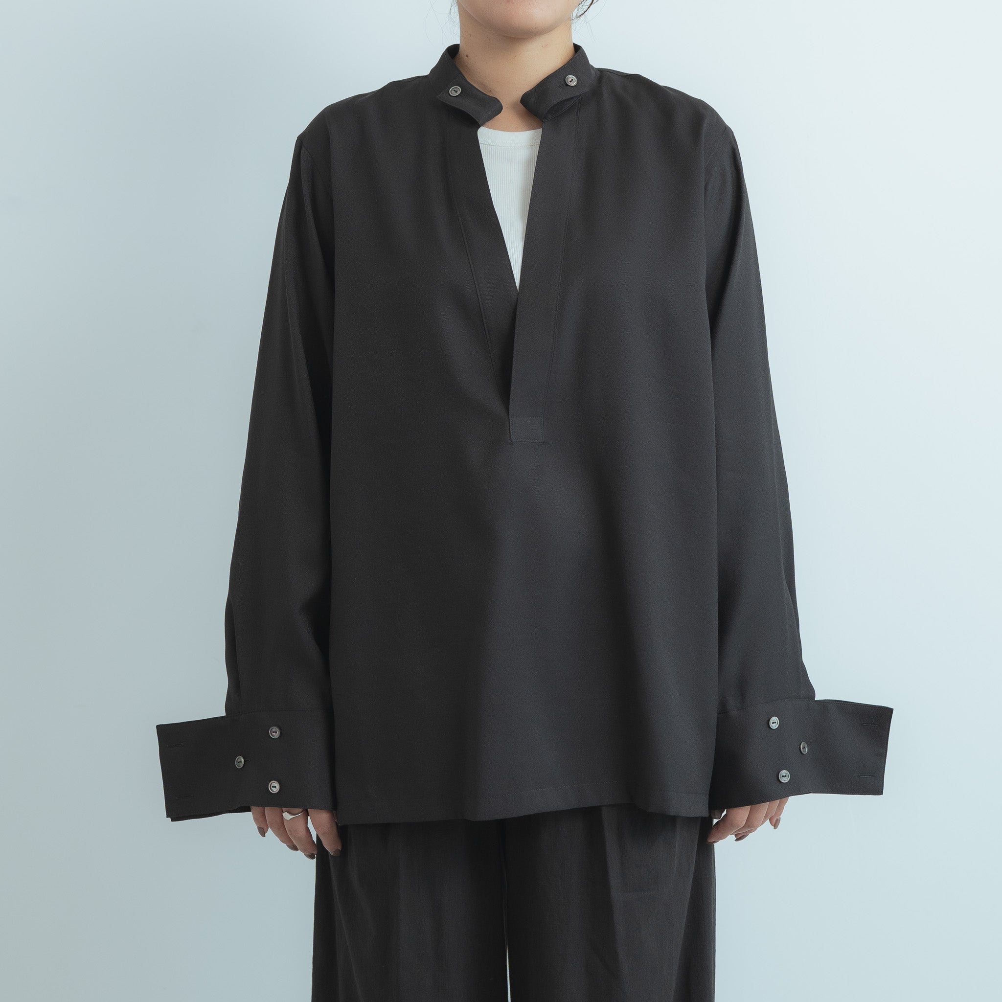 Refrain stand collar pullover– NaNo Art official shop